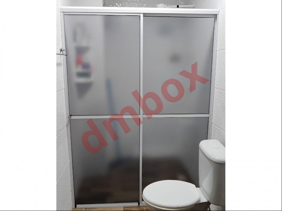 Box em alumínio com acrilico c/ trilho auto limpan